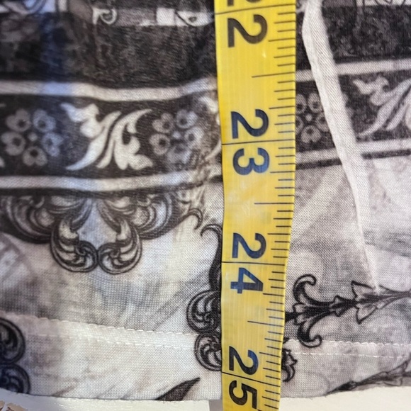 y2k gray and white boho baby doll patterned top - Picture 10 of 10